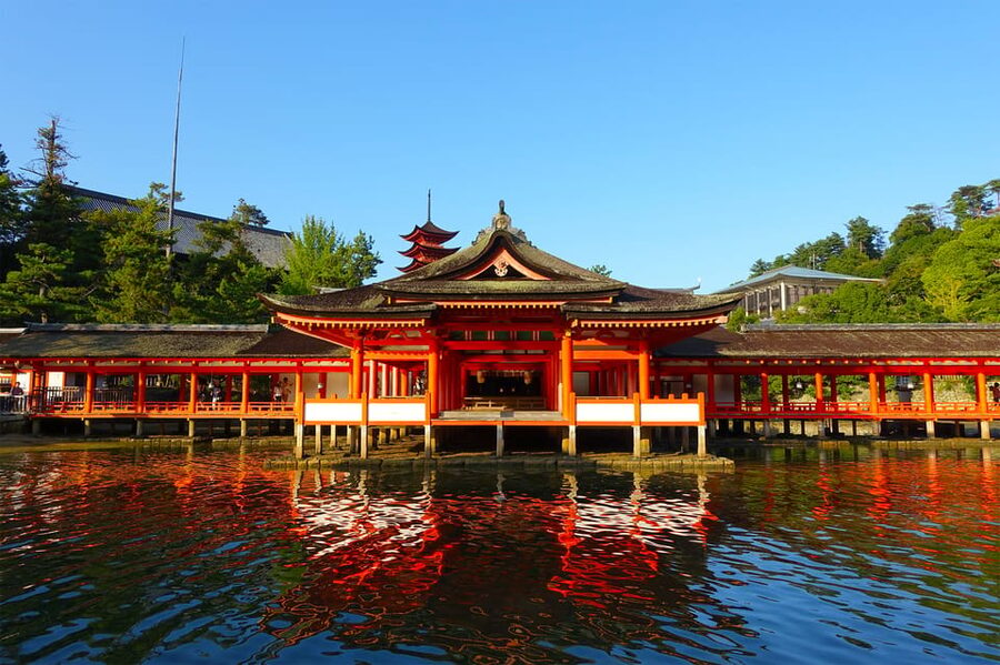Hiroshima & Miyajima: Full-Day Private Tour & Licensed Guide - Itsukushima Shrine and the floating torii gate