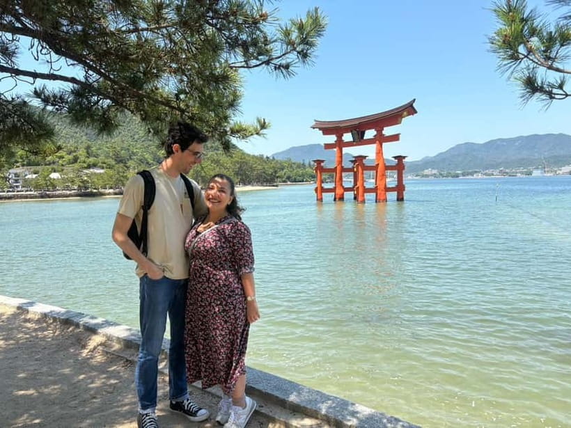 Hiroshima: Miyajima Island Half-Day Tour with Guide - Omotesando Street: snacks, shopping, and an oyster stop