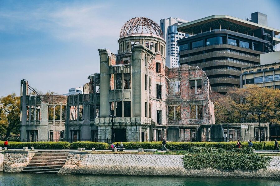 Hiroshima: Miyajima Peace Memorial Icons of Peace and Beauty - Senjokaku Pavilion offers a quieter architectural stop