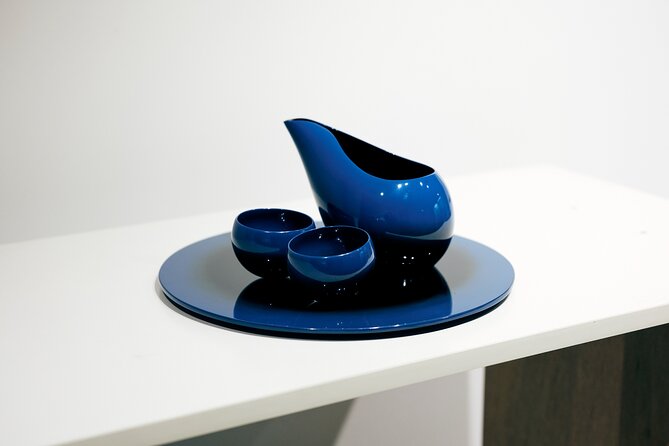 Hiroshima:Private lacquer workshop experience tour(gift included) - The guide and the small-group setting
