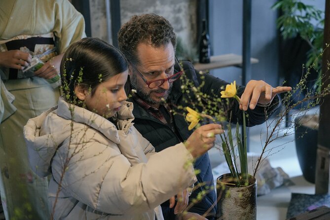Ikebana Traditional Japanese Art of Flower Arranging - Flower-care tips that extend the value