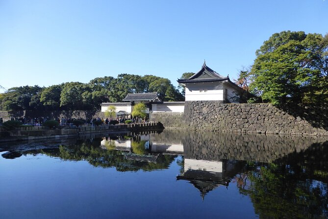 Imperial Palace East Garden and Edo Castle Walking Tour in Tokyo - Key points to know before you book