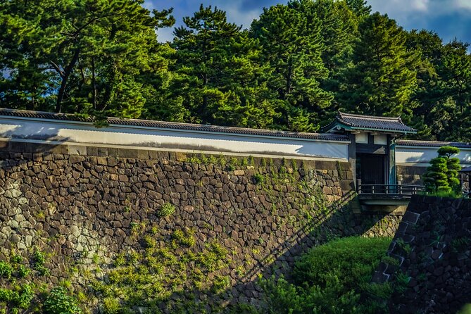 Imperial Palace East Garden and Edo Castle Walking Tour in Tokyo - What you will not see inside the palace