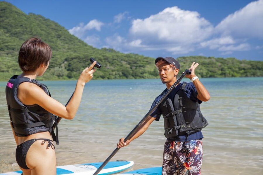 Ishigaki Island: SUP or Kayaking experience at Kabira Bay - Hotel Pickup, Parking, and Language Details