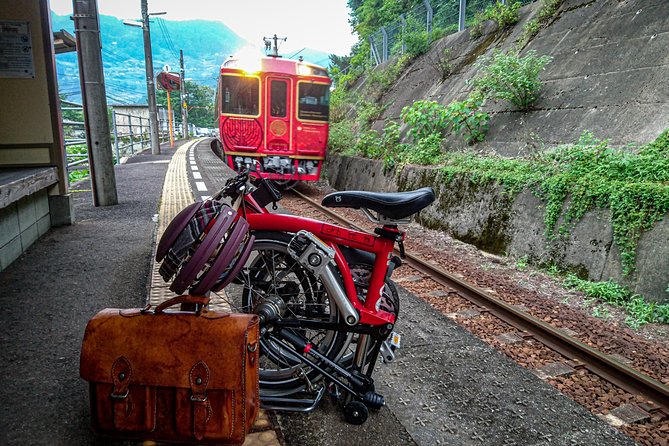Iya Valley BROMPTON Slow Cycling Tour - Hi no Ji Bend and the Peeing Boy