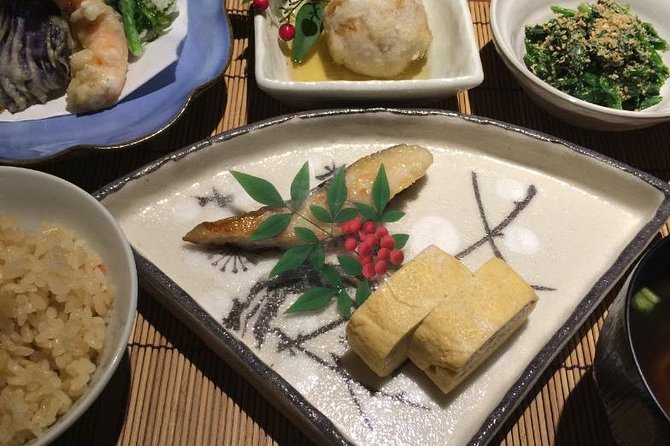 Izakaya Style Cooking Class - Sitting down to eat your own izakaya dinner