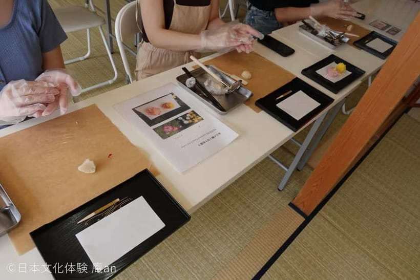 Japanese Traditional Sweets making - Making Kyoto-style sweets in central Tokyo