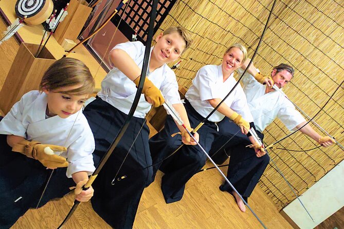 Japanesel Archery Experience HIROSHIMA CASTLE SHARAKU - How much personal help you receive
