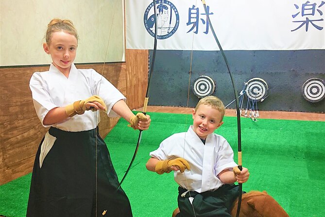 Japanesel Archery Experience HIROSHIMA CASTLE SHARAKU - Language, families, and physical demands