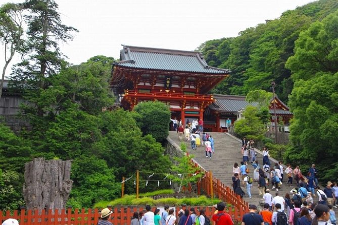 Kamakura Bamboo Forest and Great Buddha Private Tour - Tsurugaoka Hachimangu and Kamakura’s warrior past