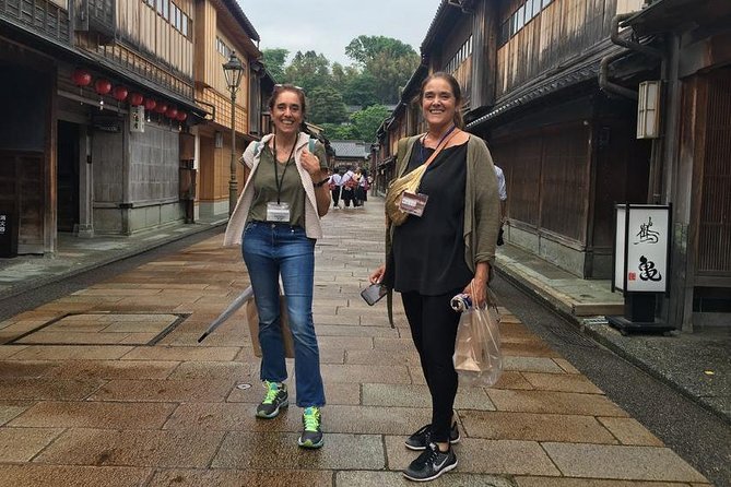 Kanazawa 4hr Private Tour with Government Licensed Guide - Kanazawa Castle and Seisonkaku Villa