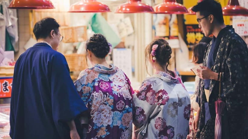 Kanazawa: City Highlights & Hidden Gems Private Walking Tour - What the guides add