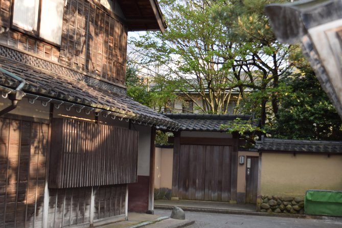 Kanazawa Full-Day Tour Private & Personalized with a Local Guide - Starting at Kanazawa Station