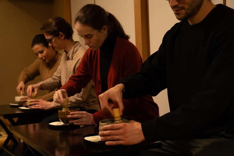 Kanazawa: Kenrokuen Tea Ceremony Experience - The historic welcome at Kenrokutei
