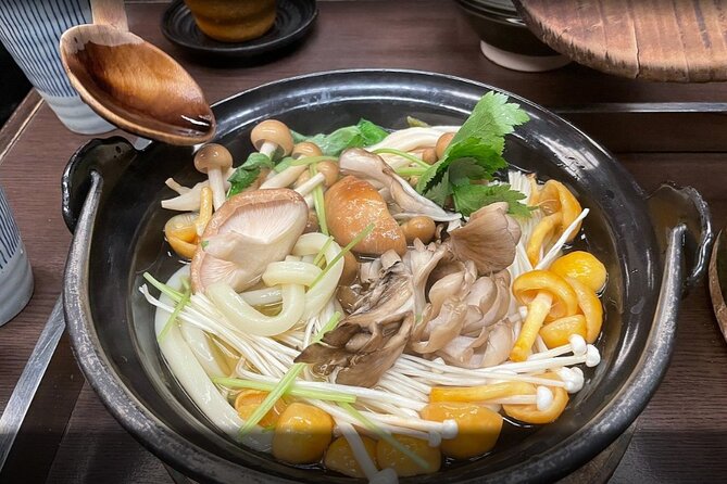 Kanazawa Night Tour with Local Meal and Drinks - How the price works out