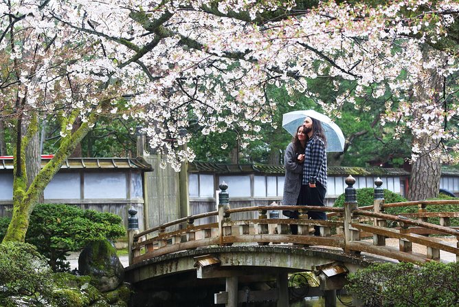 Kanazawa private 1 day/Photoshoot by professional photographer - Kenrokuen Garden earns the longest sightseeing pause