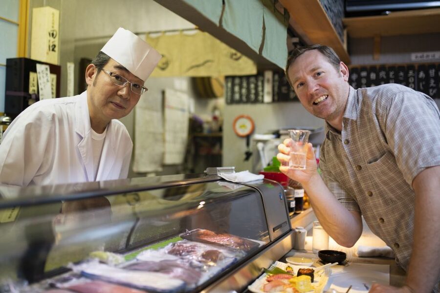 Kanazawa: Private Food Tasting Walking Tour - Oyama Shrine and the geisha districts
