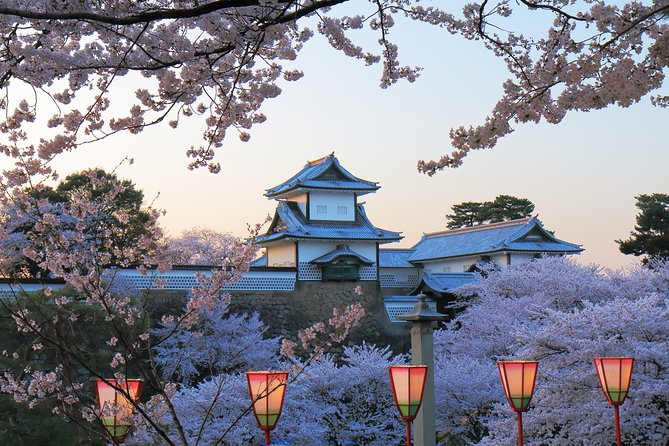 Kanazawa private half day/Photoshoot by professional photographer - Optional Shima visit and the cost of going inside