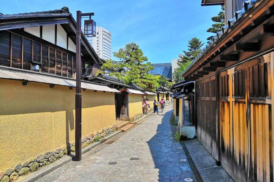 Kanazawa: Private Tour with Local Guide - Kenroku-en, one of Japan’s great gardens