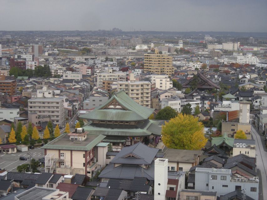 Kanazawa: Private Walking Tour with a Local - Key points at a glance