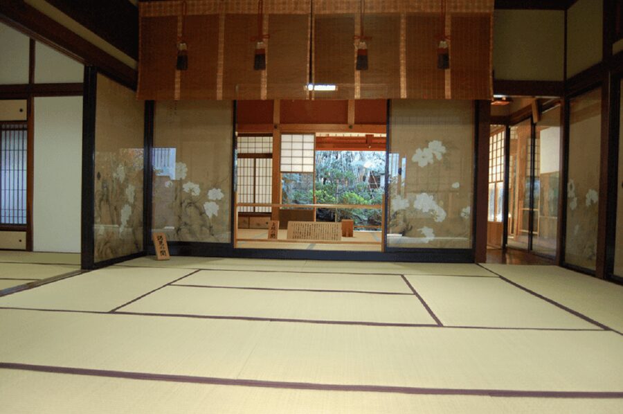 Kanazawa: Samurai Residence Remains Nomura Family admission - Samurai artifacts with a personal scale