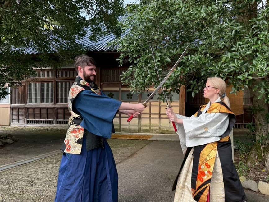 Kanazawa: Samurai Swordsmanship Lesson at a rented temple - Meeting Shin and reaching the temple