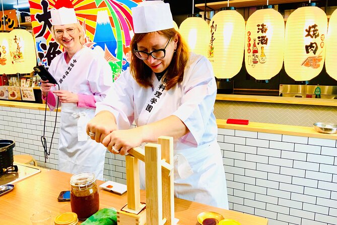 Kanazawa: Sushi & Japanese Cooking Class at a Historic School - Dashi, the quiet base of Japanese cooking