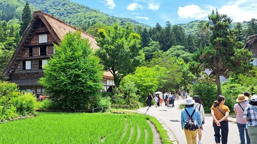 Kanazawa/Takayama: Shirakawago & Takayama Private Day Tour - Drivers and the feel of the day