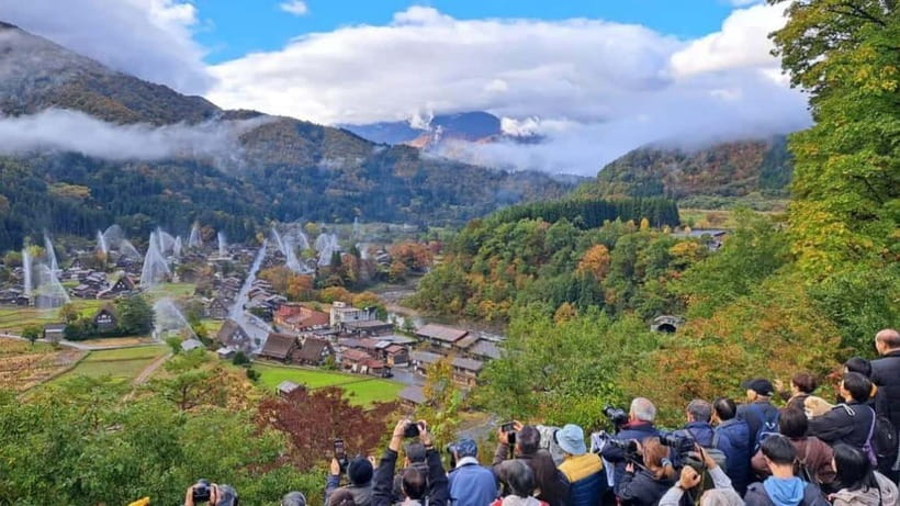 Kanazawa/Takayama: Shirakawago & Takayama Private Day Tour - Shirakawa-go and the view over Ogi-machi