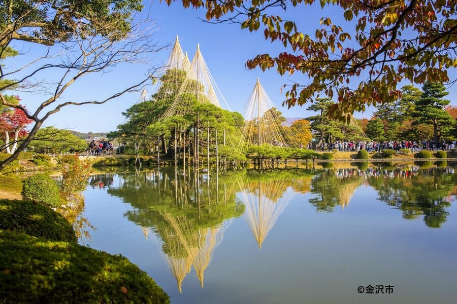 Kanazawa: World Heritage Shirakawa-go & Two Local Experience - Higashi Chaya District and Kanazawa gold leaf