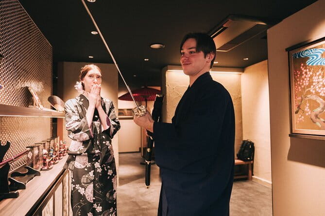 Kimono Tea Ceremony Experience at Kyoto Oritzuruya, Nishiki - Adding calligraphy for a keepsake
