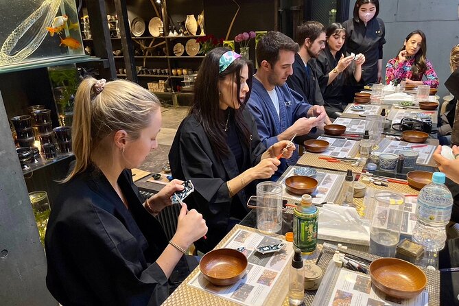 Kintsugi Experience: Art of Golden Joinery in Tokyo - Group size and the feel of the studio