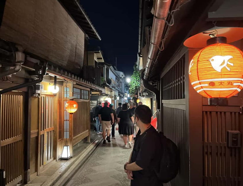 Kioto: Gion Tour, recorrido a pie (Español/Castellano) - Pontocho Alley and the river bridges