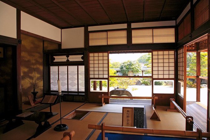 Kumamoto Full-Day Private Tour with Government-Licensed Guide - Suizenji Garden and the Hosokawa family