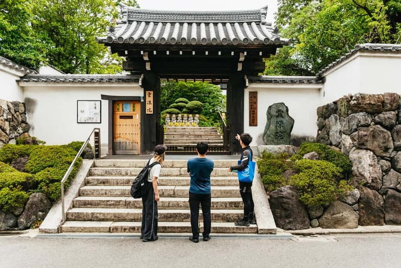 Kyoto: 3-Hour Fushimi Inari Shrine Hidden Hiking Tour - Altars, viewpoints, and the mountain summit