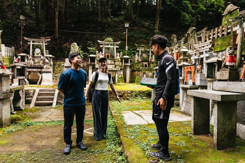 Kyoto: 3-Hour Fushimi Inari Shrine Hidden Hiking Tour - Fitness, clothing, and group comfort