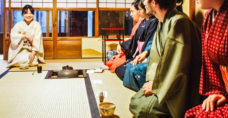 Kyoto: 45-Minute Tea Ceremony Lesson Experience - Making your own tea on tatami