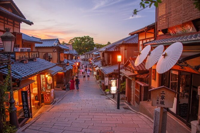 Kyoto 5-Star Geisha Night Walk: Small-Group Authentic Experience - What $98 buys you