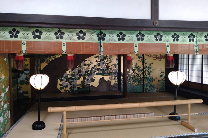 Kyoto 6h Private Tour Fushimi Inari, Kiyomizu, Gion & Hidden Gems - Gion closes the day among old entertainment streets