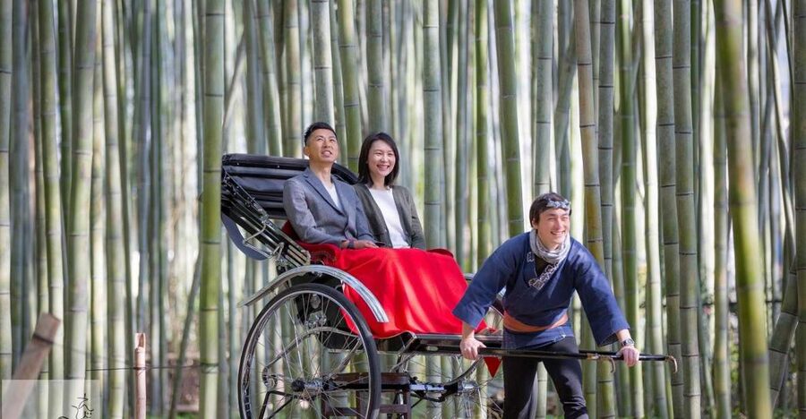 Kyoto: Arashiyama Customized Rickshaw Tour & Bamboo Forest - Entering Arashiyama’s bamboo forest