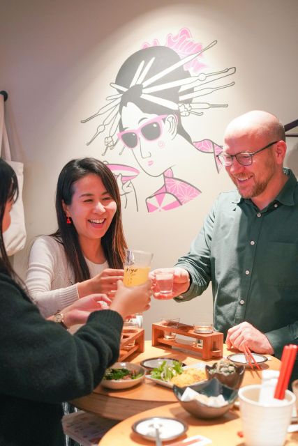 Kyoto : Bar Hopping Tour in Pontocho Alley at Night - Meeting at the Izumo-no-Okuni statue