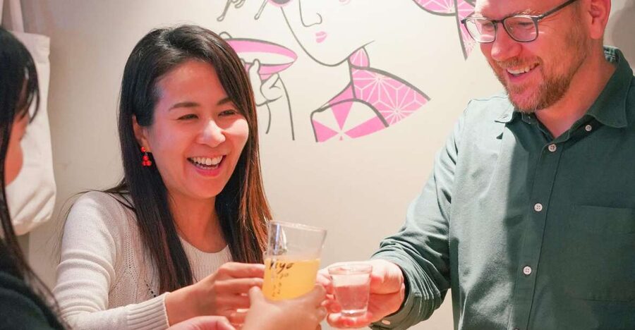 Kyoto : Bar Hopping Tour in Pontocho Alley at Night - Moving into Kiyamachi’s backstreets