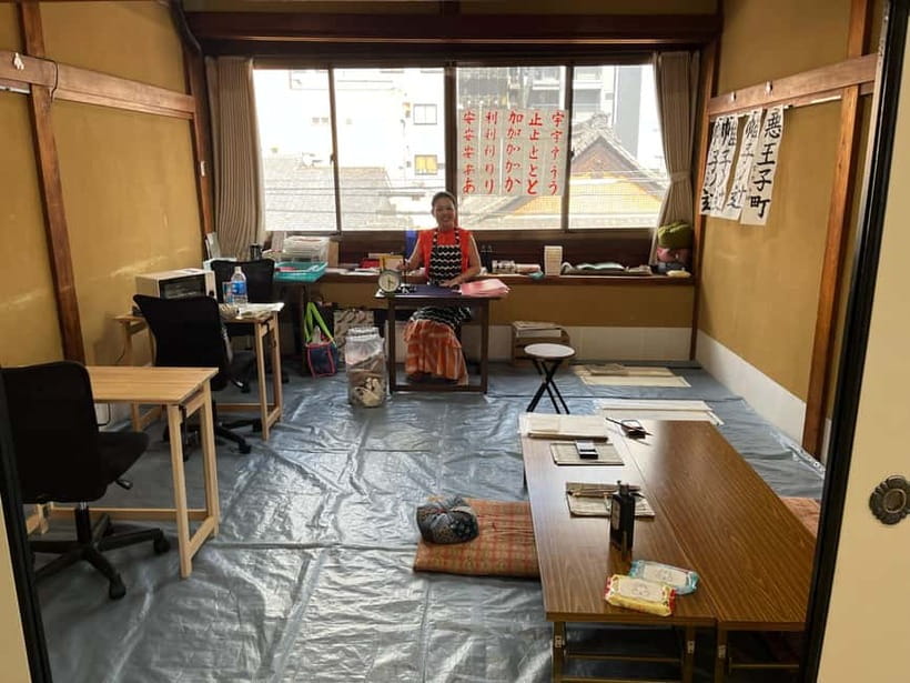 Kyoto: Calligraphy class at Buddhist temple in city center - A Traditional Room Above the Shopping Street