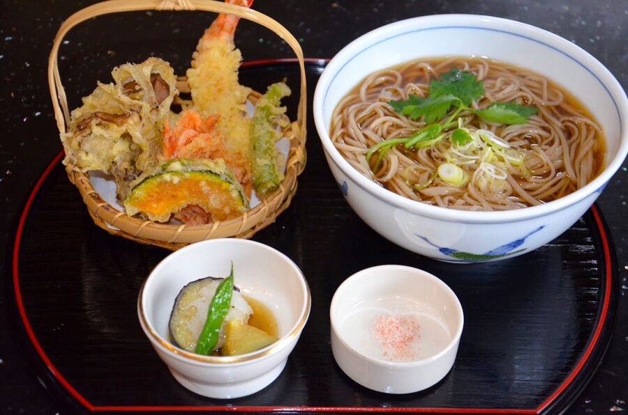 Kyoto: Casual Pontocho Evening Food Tour - Two drinks and the question of alcohol