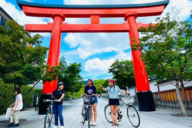 Kyoto E-Bike Tour of Hidden Gems, Backstreets and Temples - Quiet paths at Honen-in