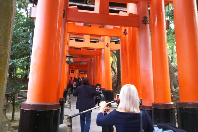 Kyoto Early Bird Walking Tour - Fushimi Inari and its tunnel of torii gates