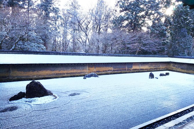 Kyoto Early Riser Golden One-Day Walking Tour - What the private guide adds