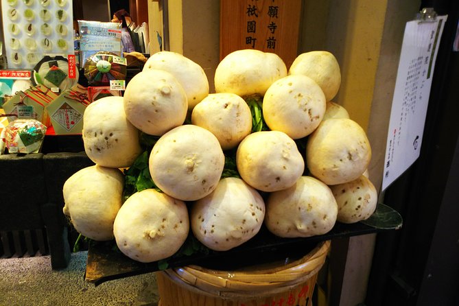 Kyoto Early Riser Platinum One-Day Walking Tour - What the private format really adds