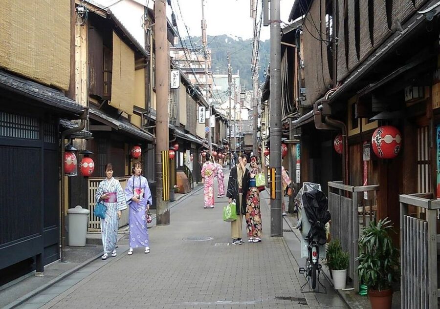Kyoto Evening Gion Food Tour - Should you book the Kyoto Evening Gion Food Tour?