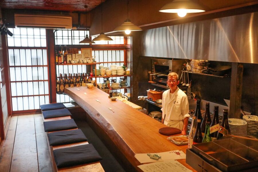Kyoto: Foodie Night Tour in Gion with 9 dishes + 6 Sake - What $361 buys you in Kyoto